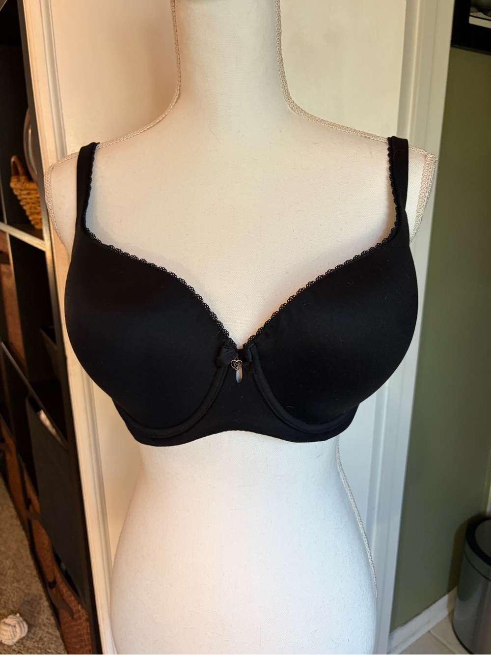 Black T-Shirt Bra with Light Padding - Body by Victoria Demi